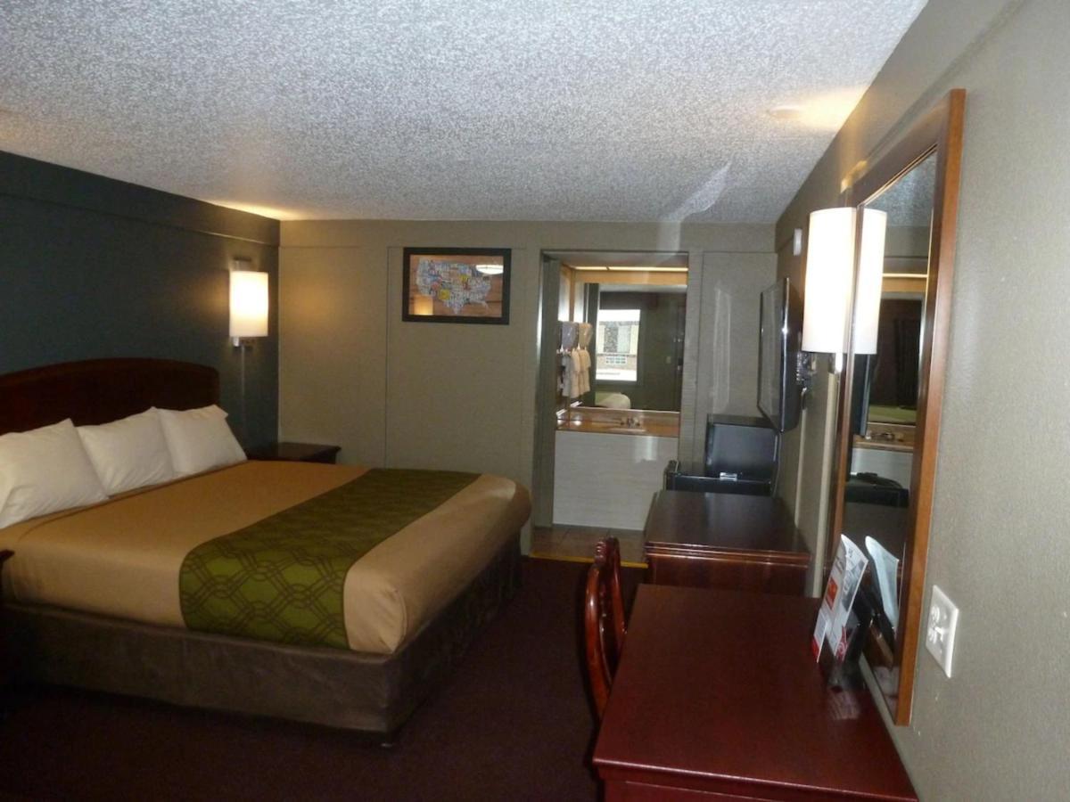 Econo Lodge Pittsburgh I-79 Exteriér fotografie