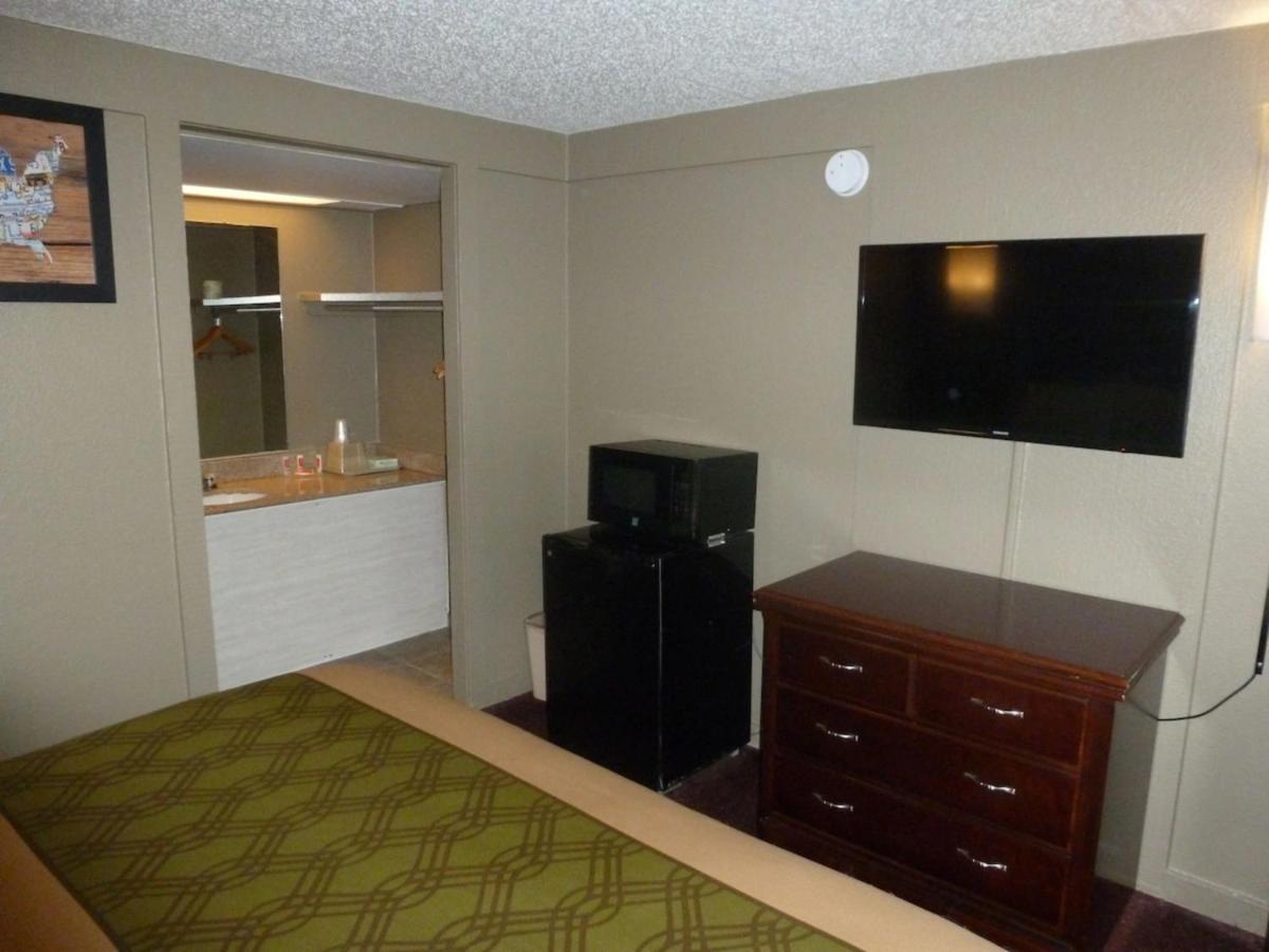 Econo Lodge Pittsburgh I-79 Exteriér fotografie