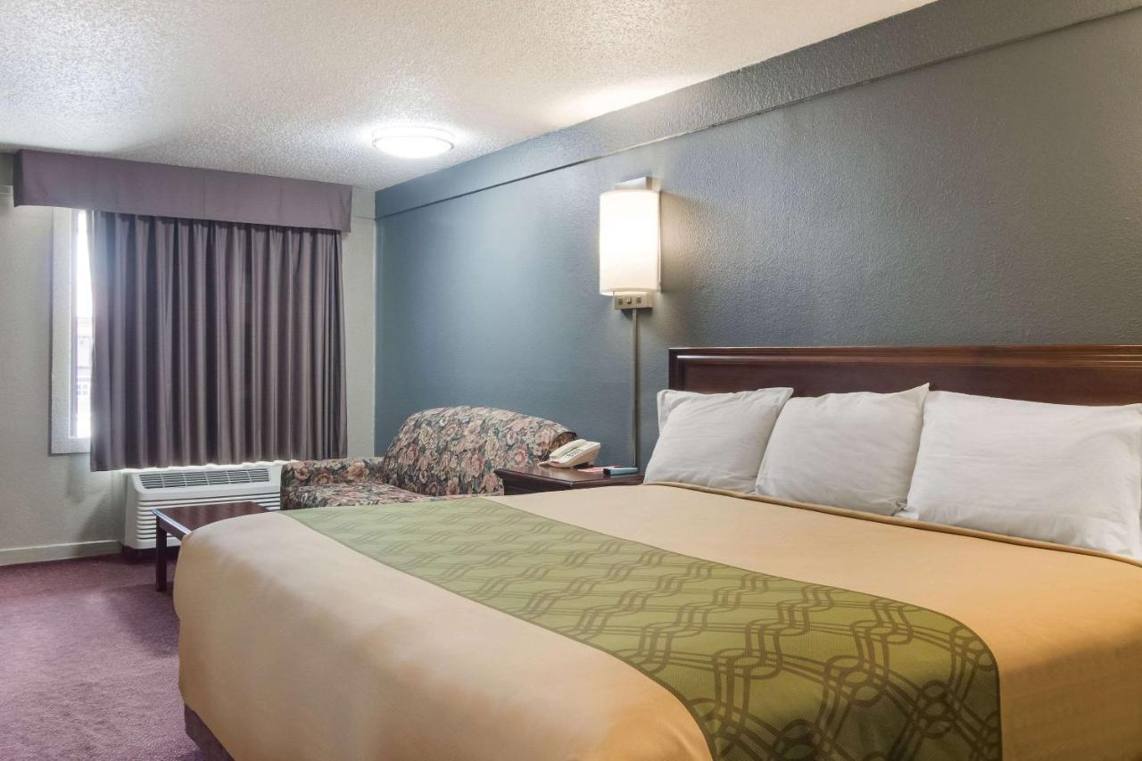 Econo Lodge Pittsburgh I-79 Exteriér fotografie