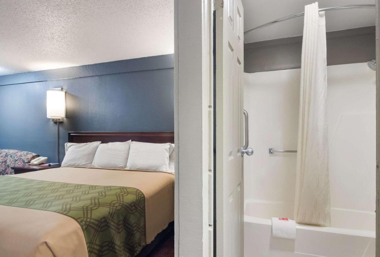 Econo Lodge Pittsburgh I-79 Exteriér fotografie