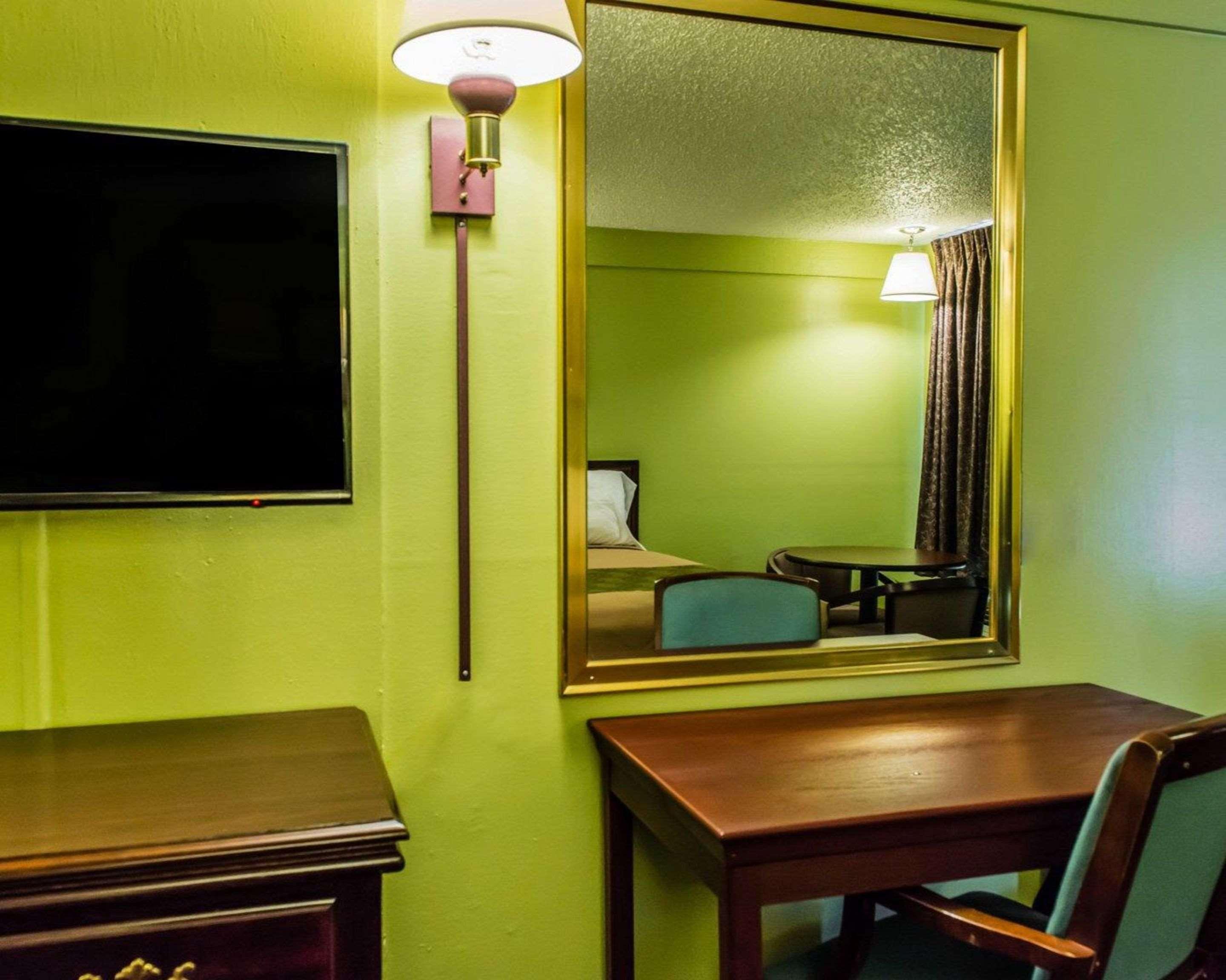 Econo Lodge Pittsburgh I-79 Exteriér fotografie