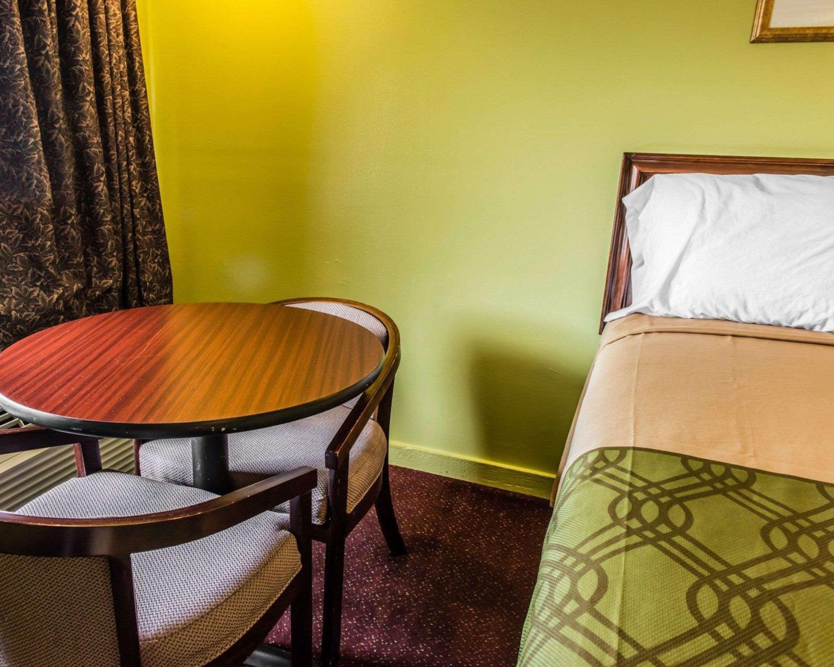 Econo Lodge Pittsburgh I-79 Exteriér fotografie